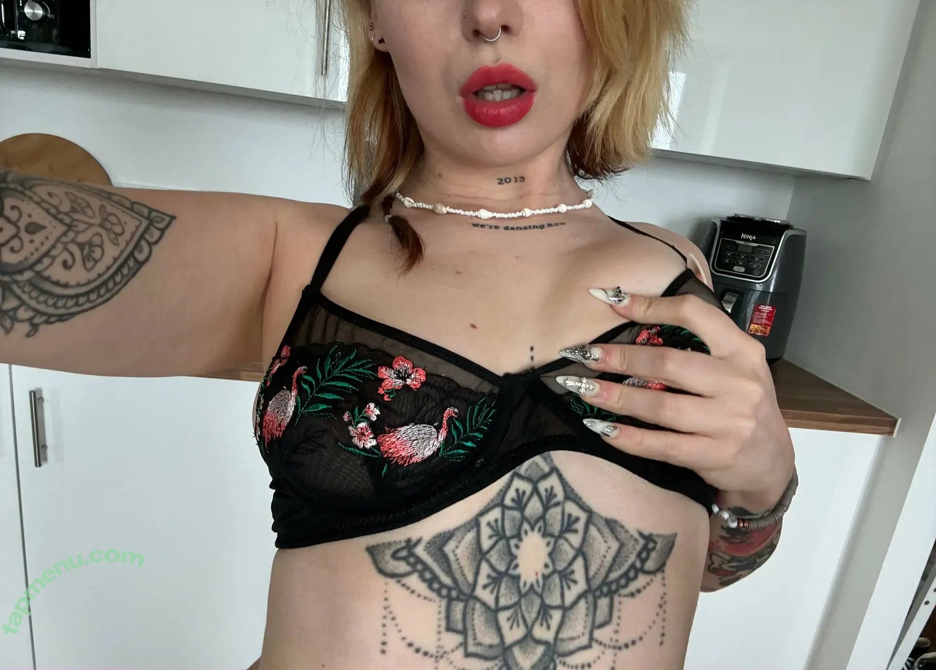 raeeloraa nude photo #0017 (raeeloraa)