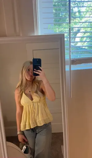 Raegan Fordemwalt / raeganspoetry nude photo #0006