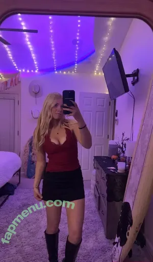 Raegan Fordemwalt / raeganspoetry nude photo #0066