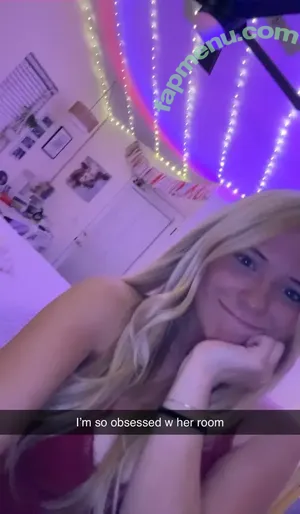 Raegan Fordemwalt / raeganspoetry nude photo #0068