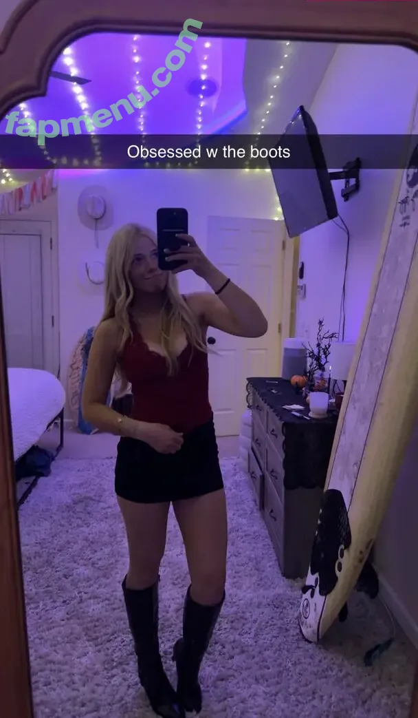 Raegan Fordemwalt nude photo #0067 (raeganspoetry)