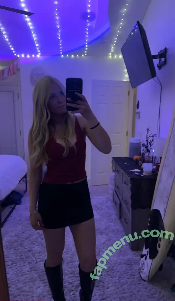 Raegan Fordemwalt nude photo #0069 (raeganspoetry)