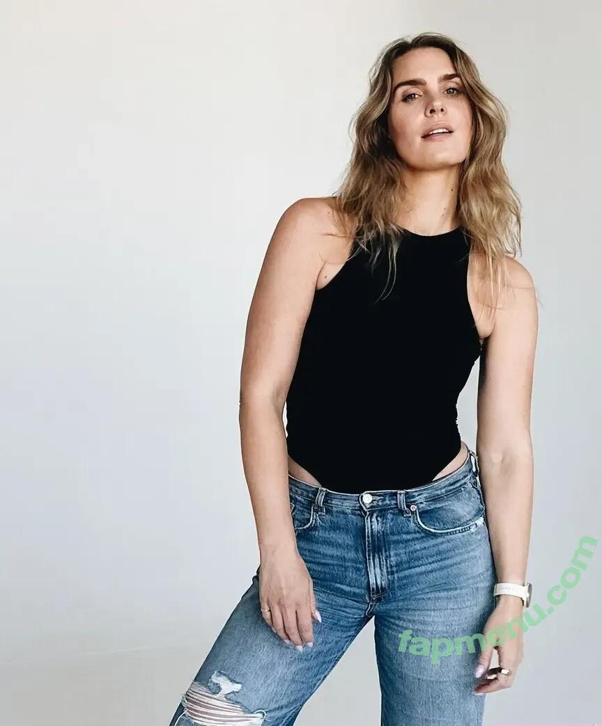 Ragga Ragnars nude photo #0382 (RagnheiÃ°ur RagnarsdÃ³ttir / pajarico / raggaragnars)