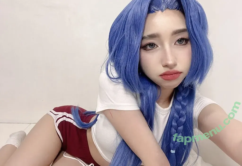 Raika nude photo #0024 (Lyka Arit / harveybeaksey)