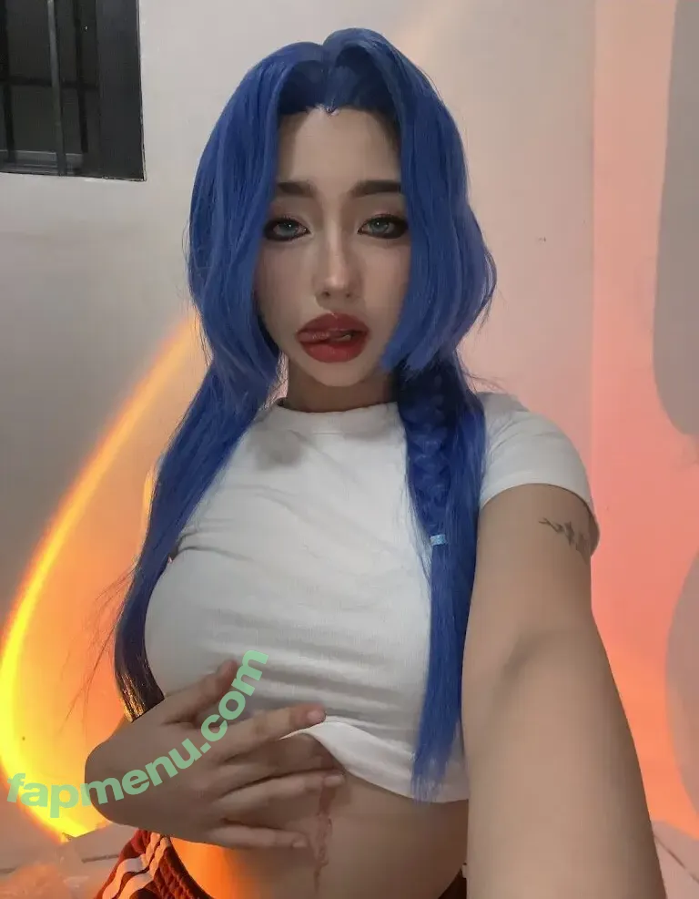 Raika nude photo #0026 (Lyka Arit / harveybeaksey)