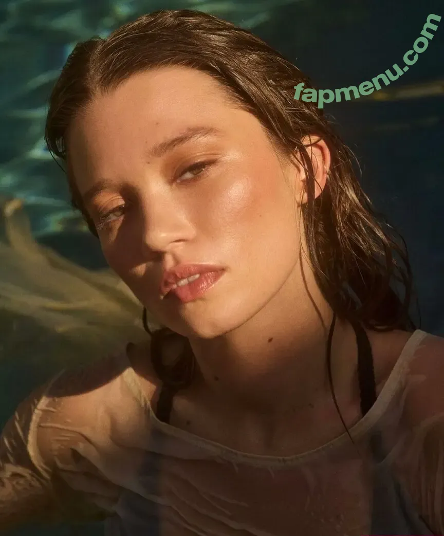 Rain Spencer nude photo #0030 (nynarain / rainsupdates)