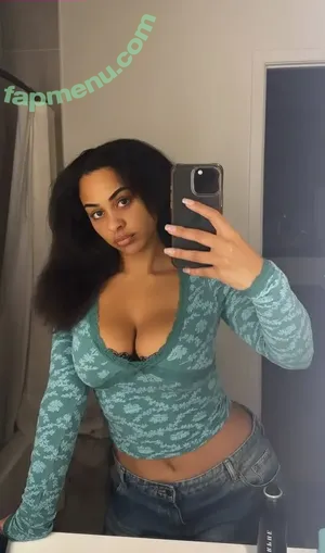 Raina Morris / quakerraina nude photo #0250