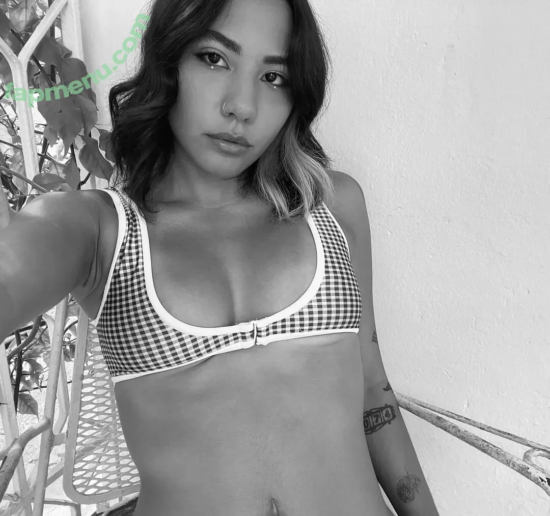 RaiNao nude photo #0021 (raina.rayy / rainaopr)