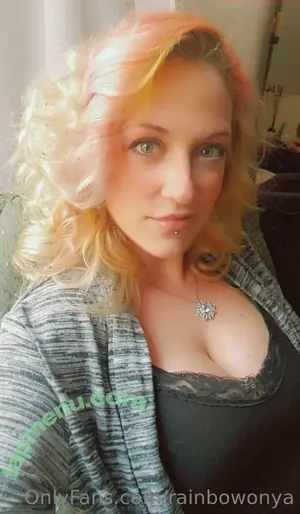 rainbowonya / rainbwoah nude photo #0001