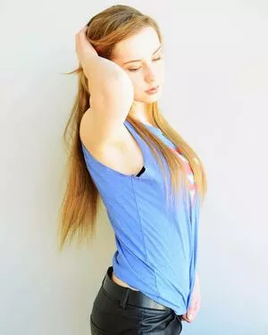 Raineemery / emerysealion nude photo #0025