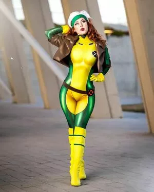 Raineemery / emerysealion nude photo #0055