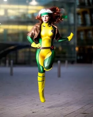 Raineemery / emerysealion nude photo #0060