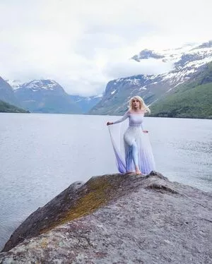 Raineemery / emerysealion nude photo #0181