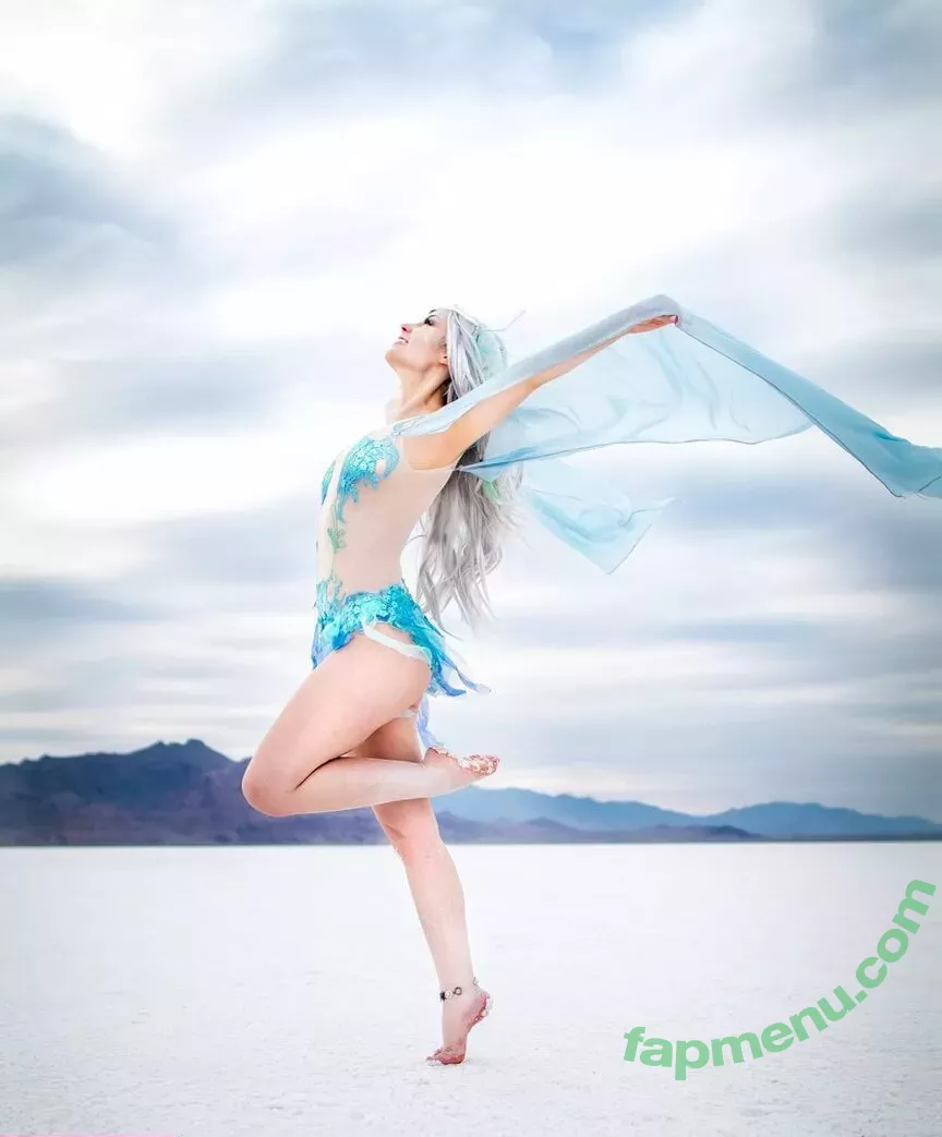 Raineemery nude photo #0005 (emerysealion)