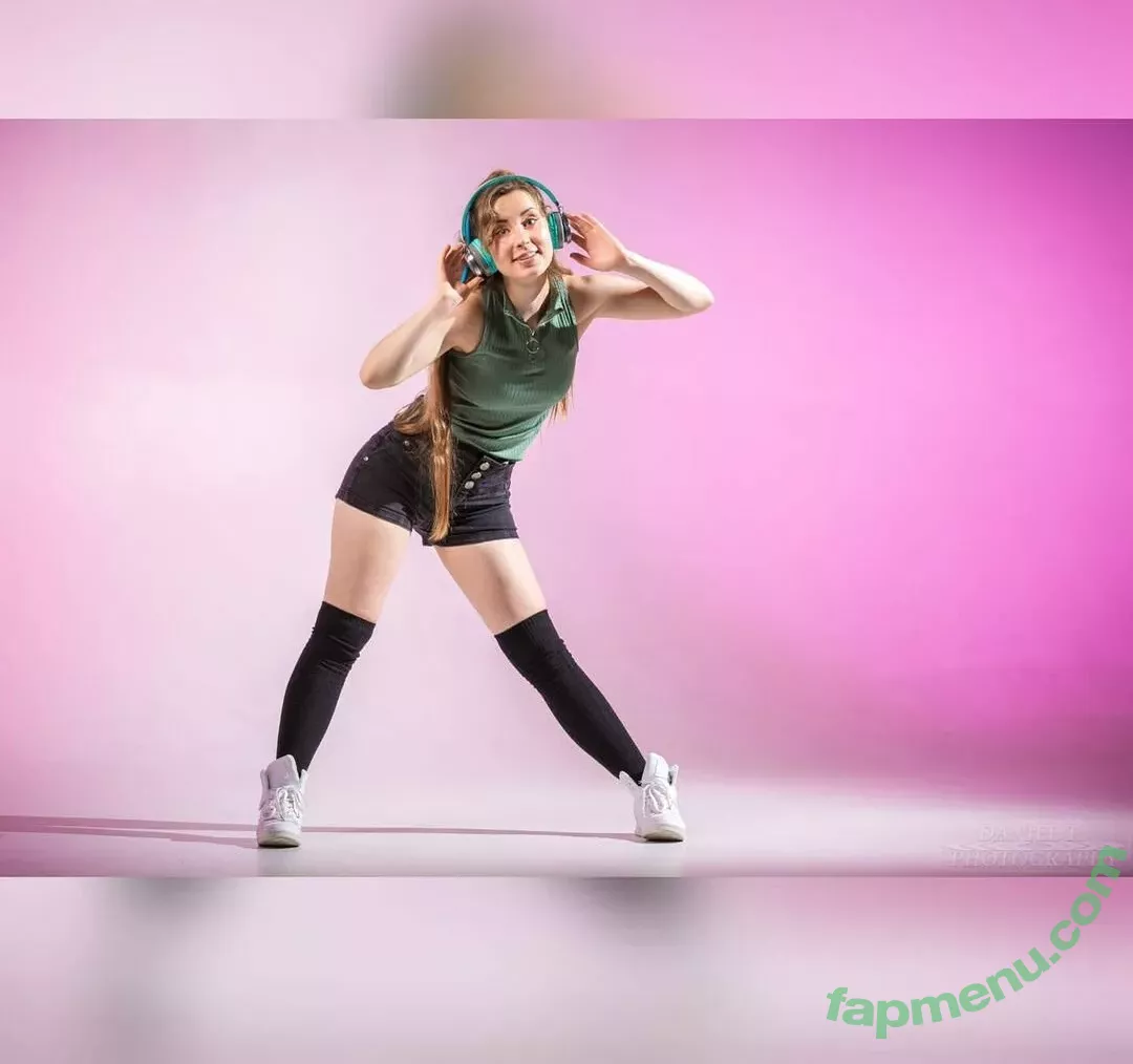 Raineemery nude photo #0018 (emerysealion)