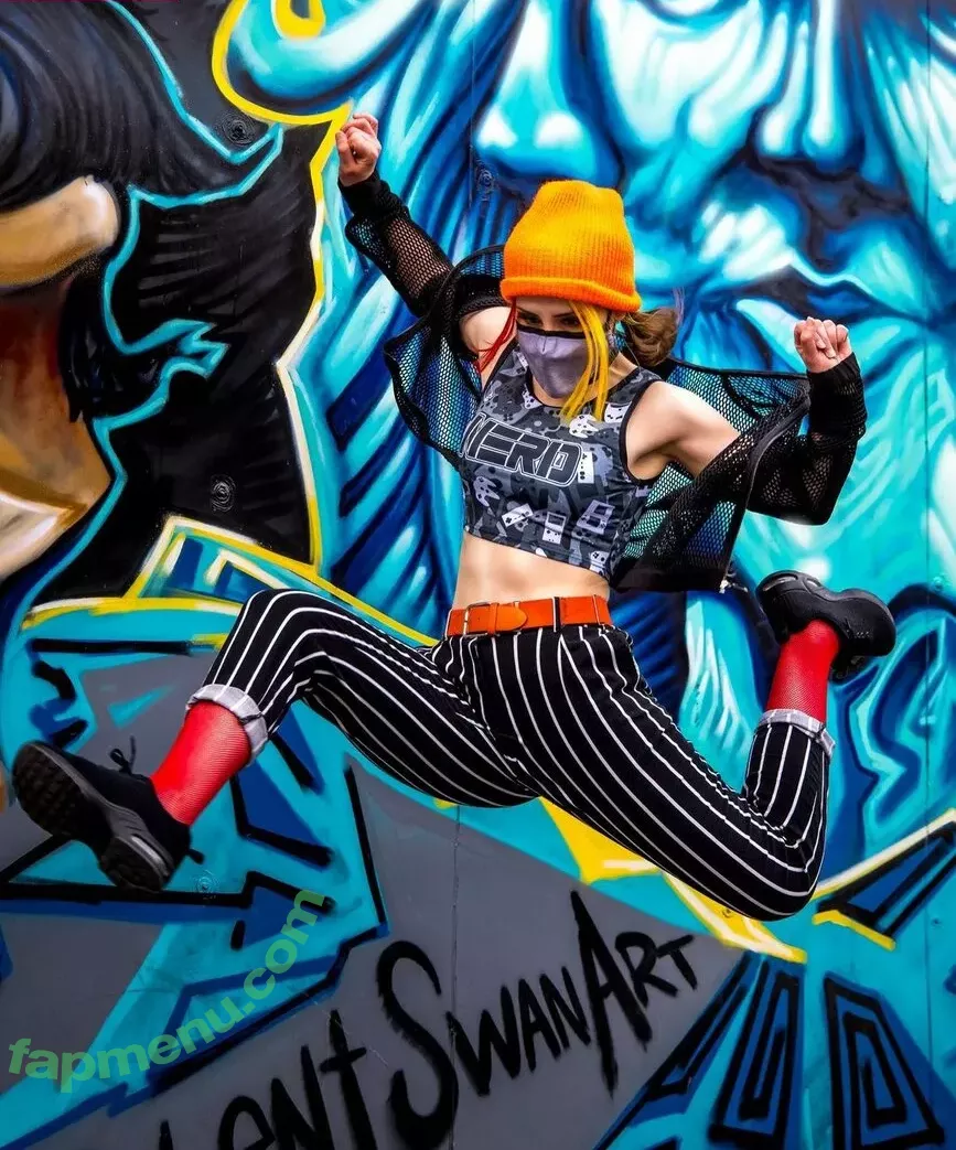 Raineemery nude photo #0019 (emerysealion)