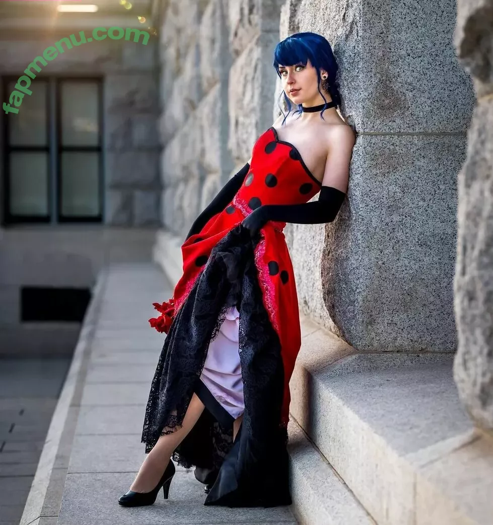 Raineemery nude photo #0027 (emerysealion)