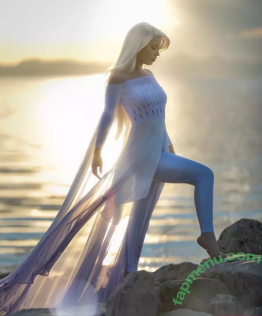 Raineemery nude photo #0040 (emerysealion)