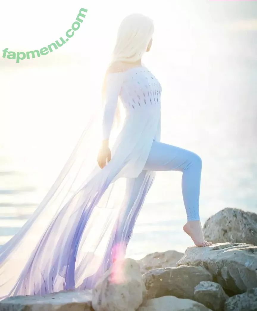 Raineemery nude photo #0048 (emerysealion)