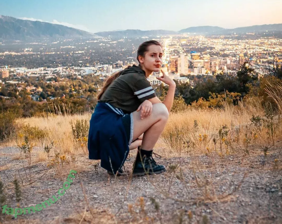 Raineemery nude photo #0118 (emerysealion)