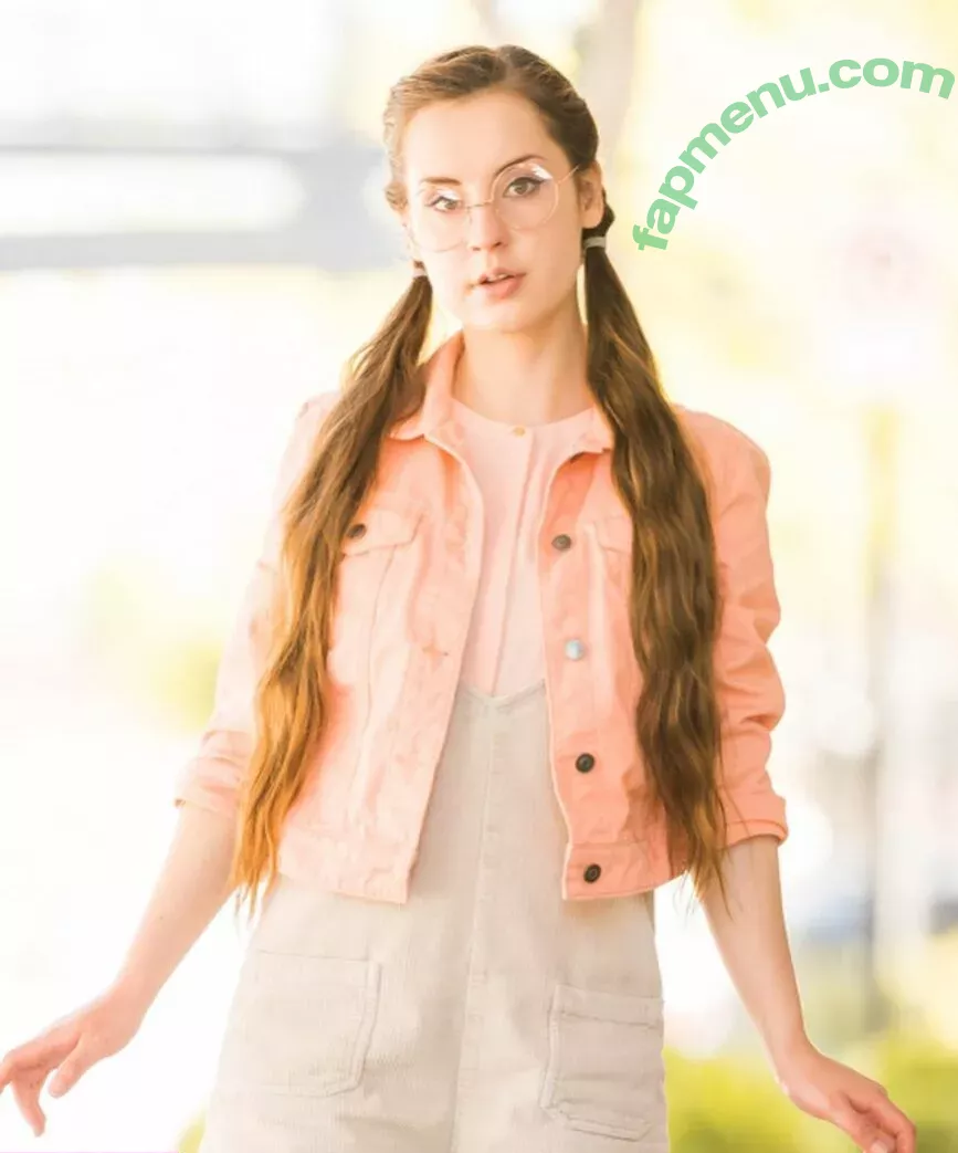 Raineemery nude photo #0141 (emerysealion)