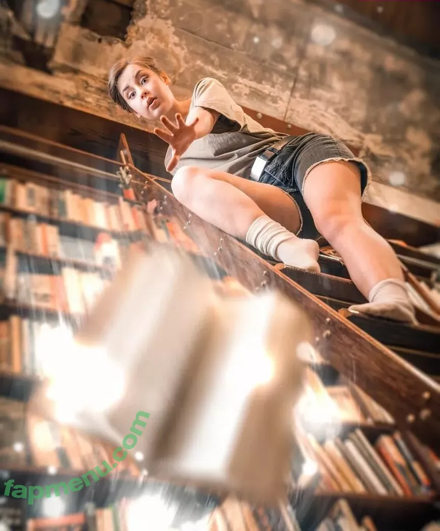 Raineemery nude photo #0157 (emerysealion)