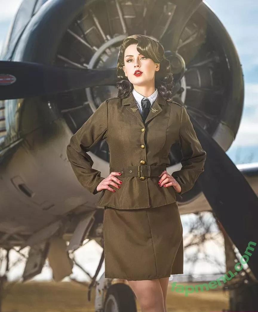 Raineemery nude photo #0186 (emerysealion)