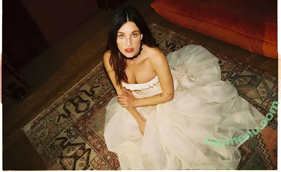 Rainey Qualley nude photo #0091 (Rainsford)