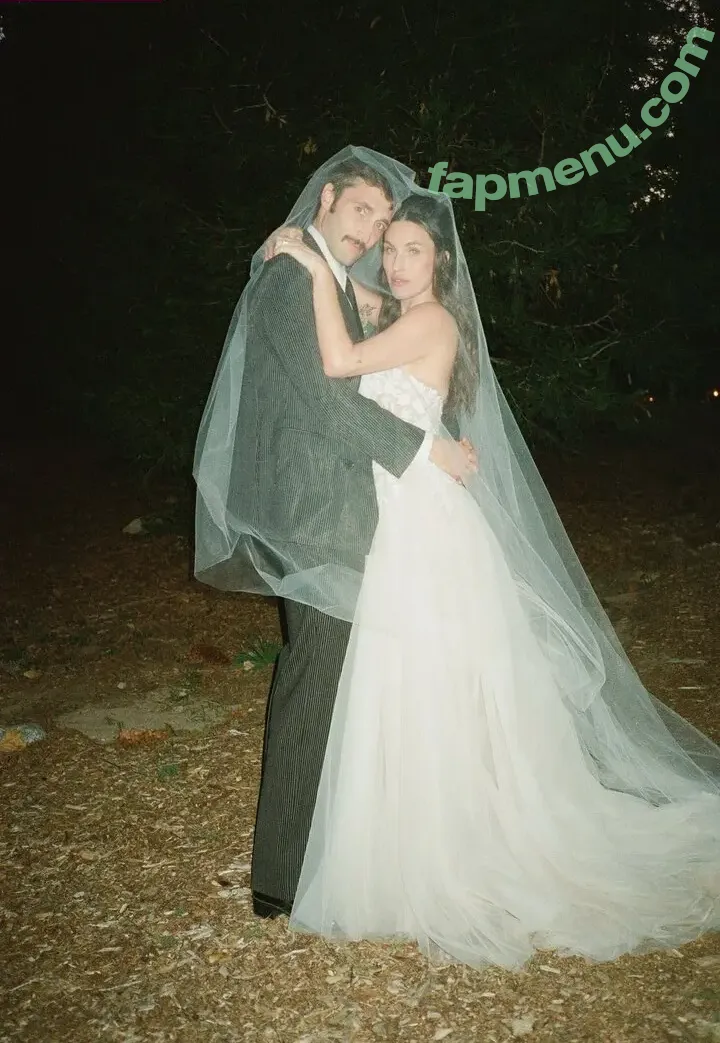 Rainey Qualley nude photo #0098 (Rainsford)