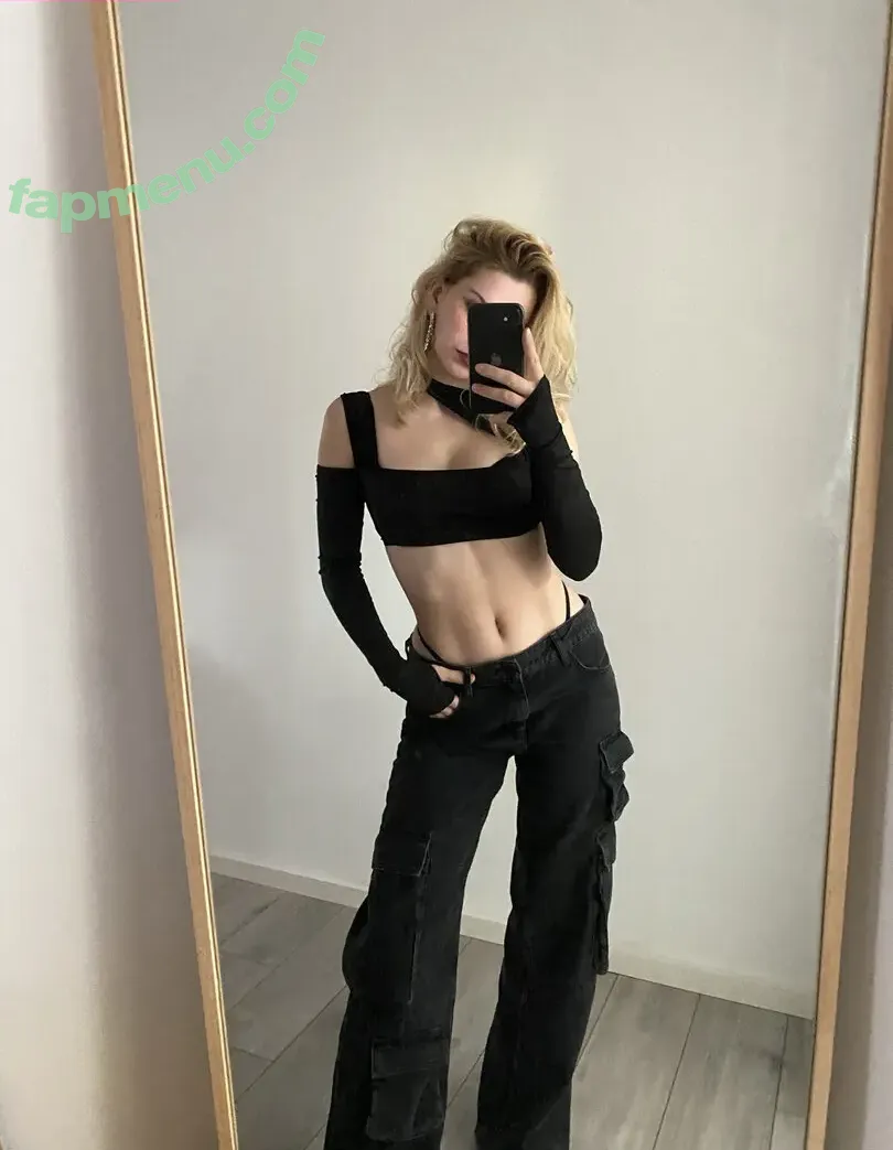 Raja Meissner nude photo #0117 (raja.xo / rajameissner)