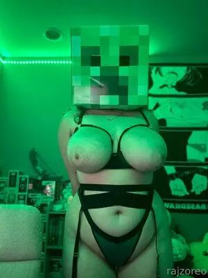 rajzoreo / rajzoreoo nude photo #0093