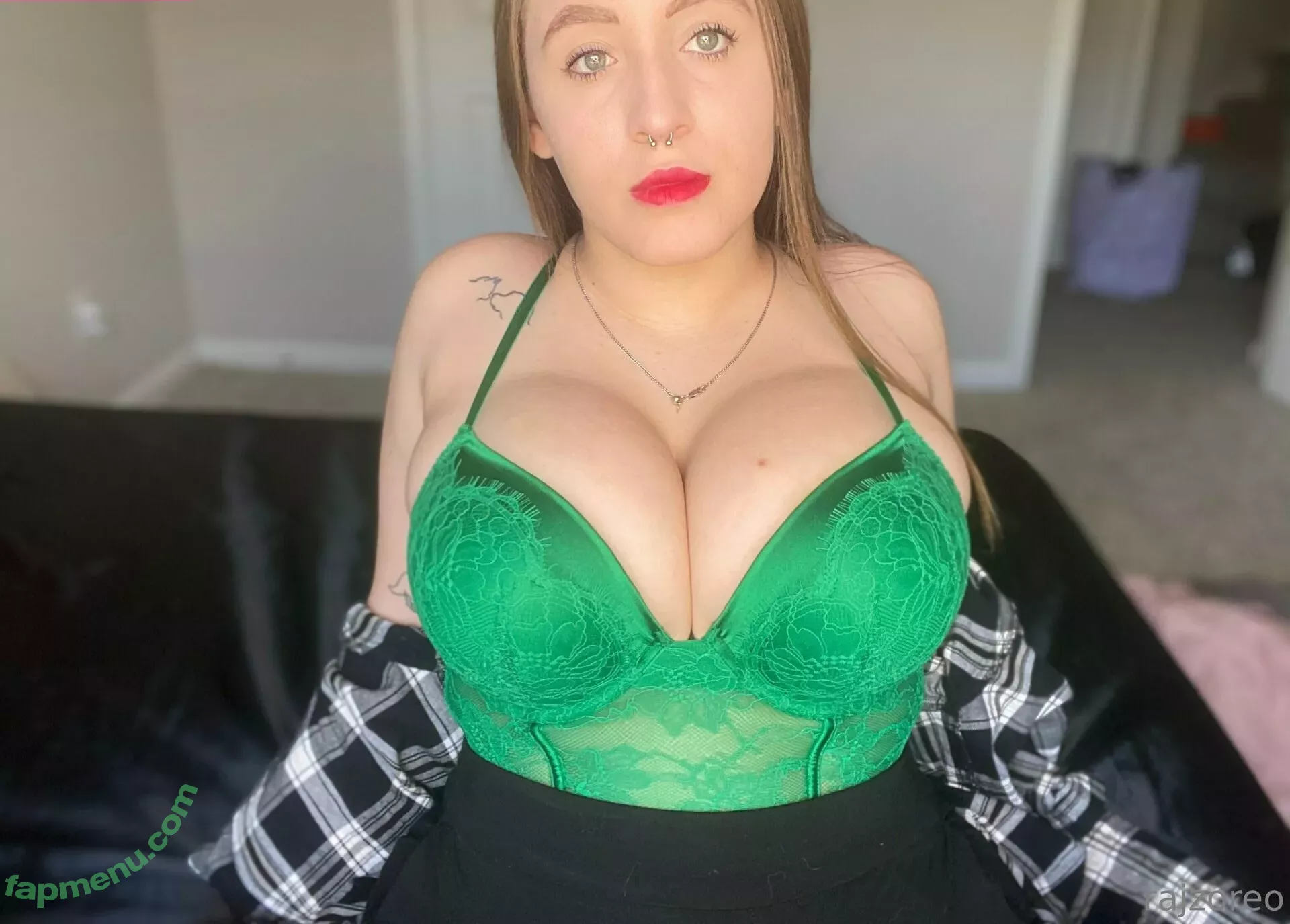 rajzoreo nude photo #0050 (rajzoreoo)