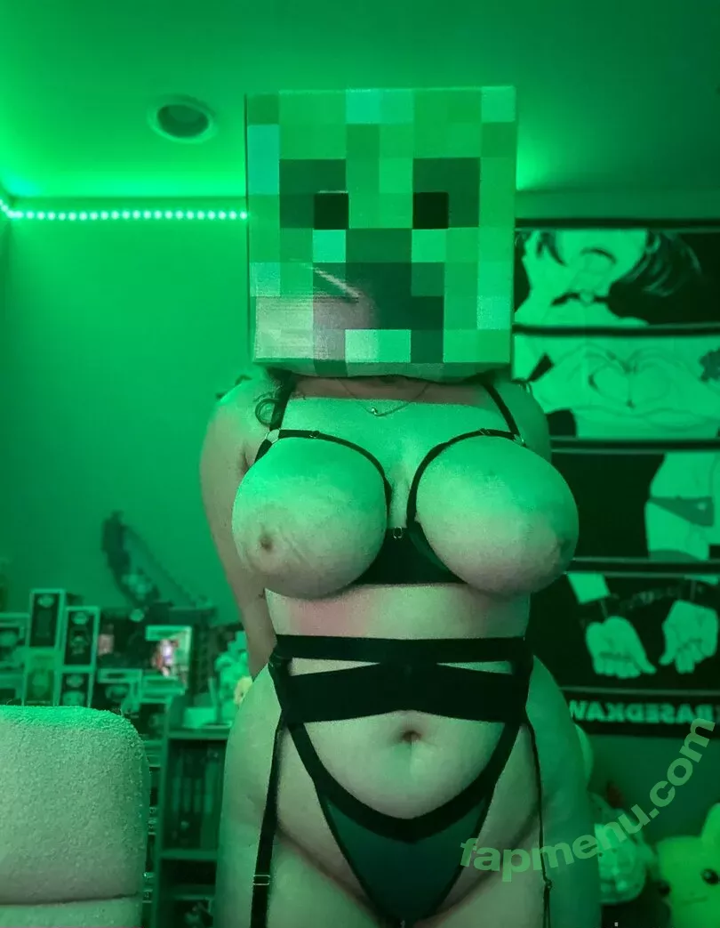 rajzoreo nude photo #0093 (rajzoreoo)
