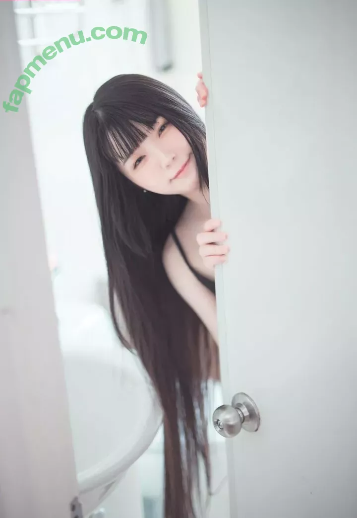 落落Raku nude photo #0018 (raku66666 / rakuraku166)