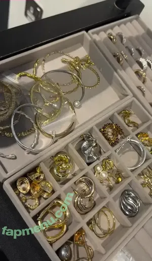 Ranvir Singh / Good Morning Britain TV Presenter / ranveersingh nude photo #0105