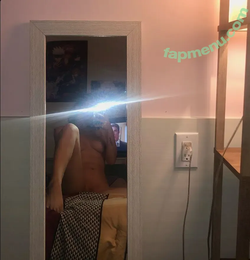 Rasbaerry nude photo #0002 (raspbaerry / raspbaerry_)