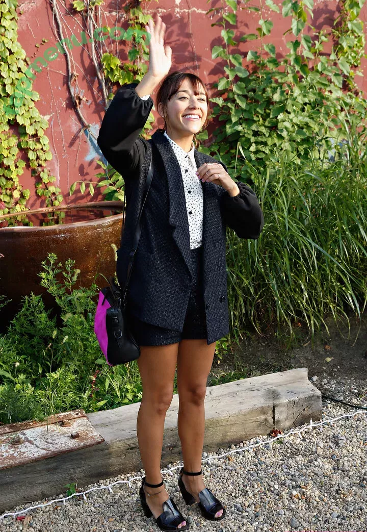 Rashida Jones nude photo #0047 (mackzjoness / rashidajones)