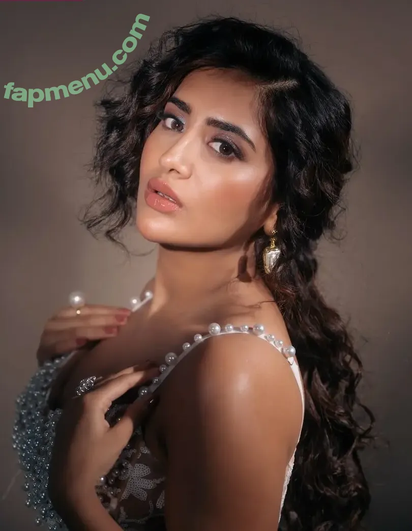 rashisingh nude photo #0006 (rashisingh)