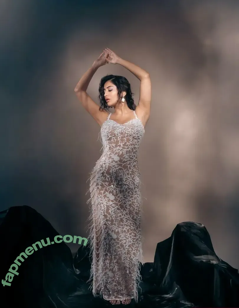 rashisingh nude photo #0008 (rashisingh)