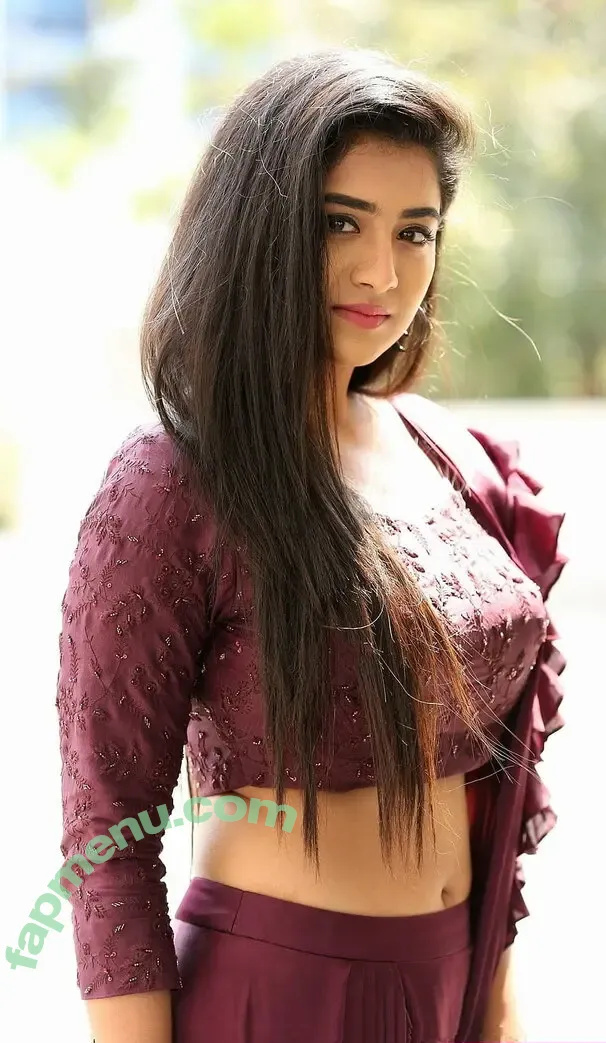 rashisingh nude photo #0010 (rashisingh)