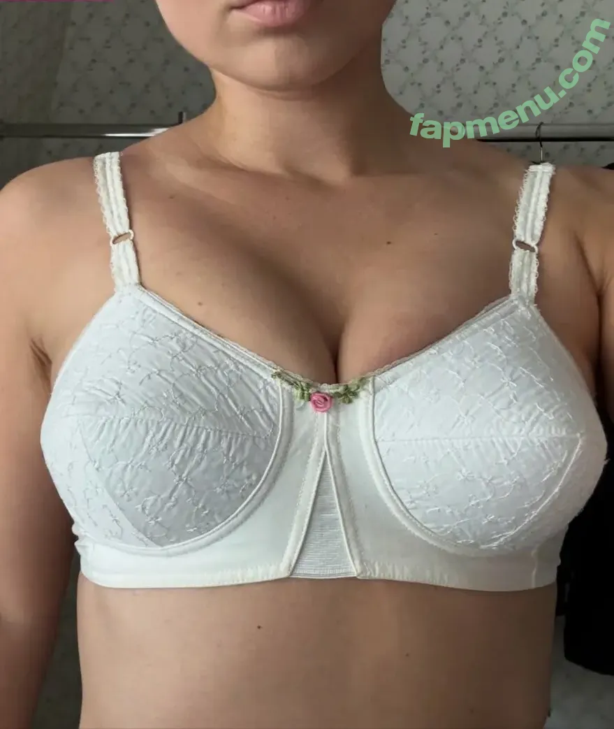 Rastacame nude photo #0111 (Camelia Bourbon / French Moroccan / rasta.queen1)