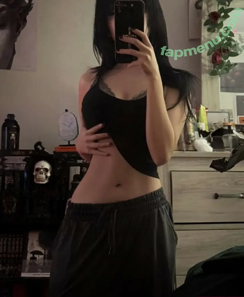 ratedreign nude photo #0161 (reign / reignrated)