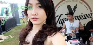 Ratu Desmi Azalia / ratudazl nude photo #0029