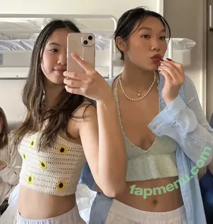 ravebaelyssa / alyssazhang / alyssazhanng / lizardbblesx3 / mr-mrs-rave-baes nude photo #0011