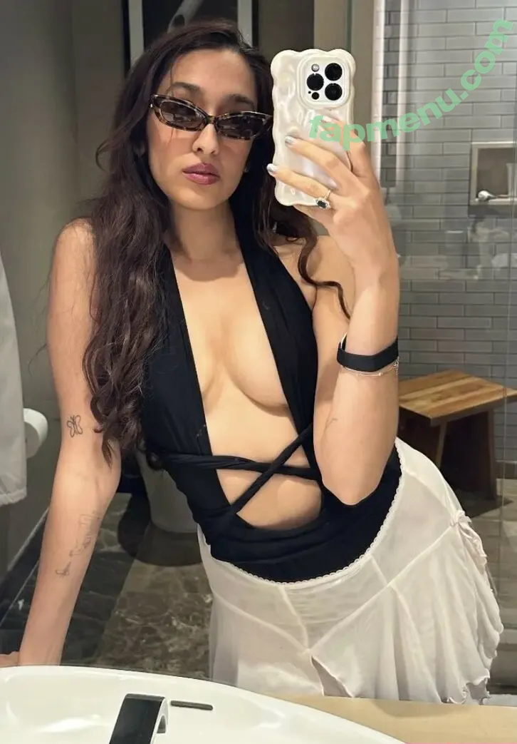 Raveena nude photo #0101 (raveena_aurora / raveenaravish)