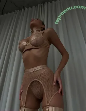  nude photo #0002