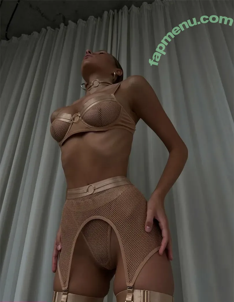 Ravenous nude photo #0002 (Ravenous)
