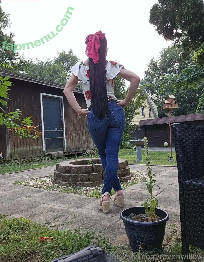 ravenwillow nude photo #0020 (raven_willow_writings)