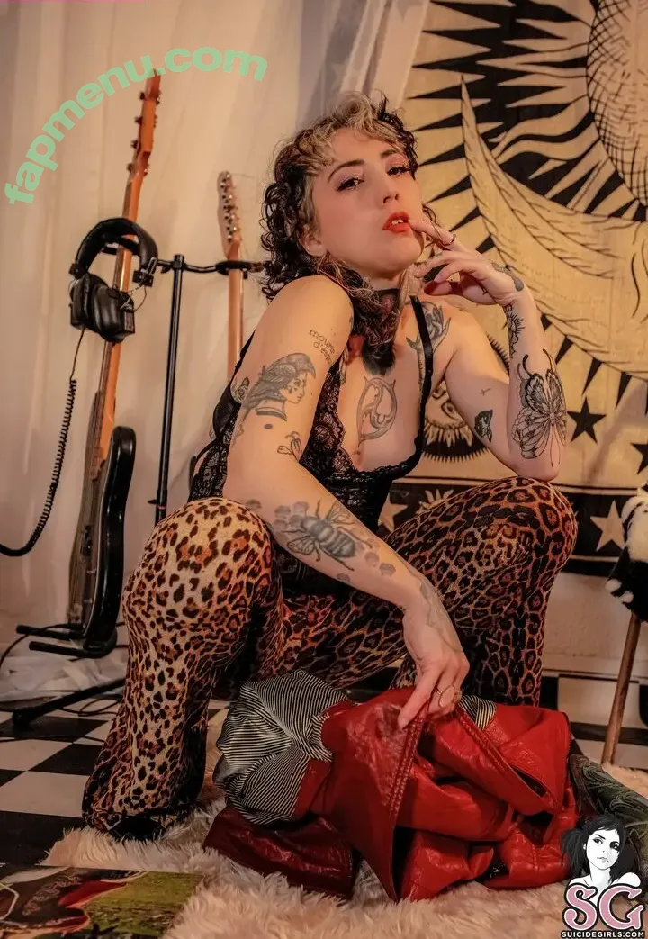 Ravenxaquarius nude photo #0012 (ravenxaqua888)