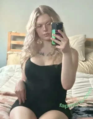  nude photo #0001